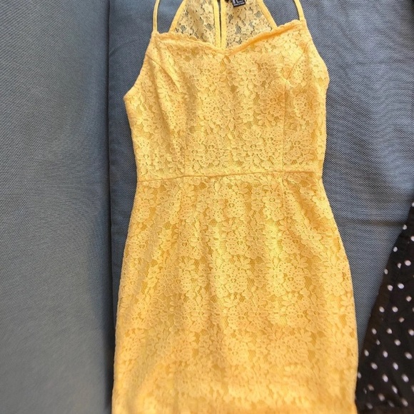 4 Dresses for the Price of 1! - Picture 4 of 5